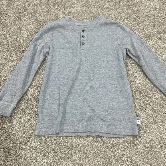 2 Tommy Bahama boys button up shirts - Picture 3 of 4